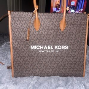 Large Michael Kors Mirella tote with matching wallet.